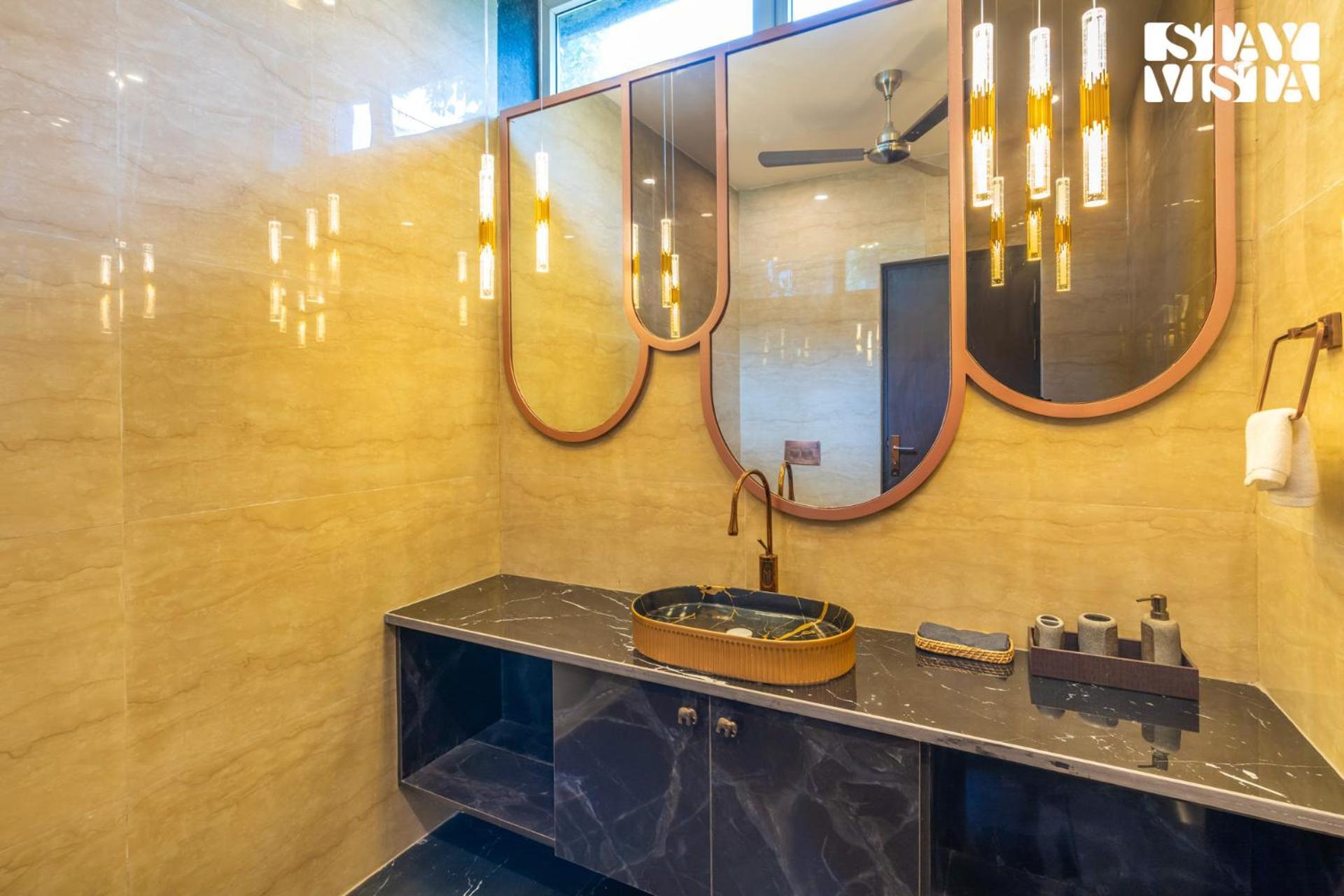 Stayvista At Wandering Vines Indoor Pool 4Bhk Luxury Villa In Delhi Sohna المظهر الخارجي الصورة