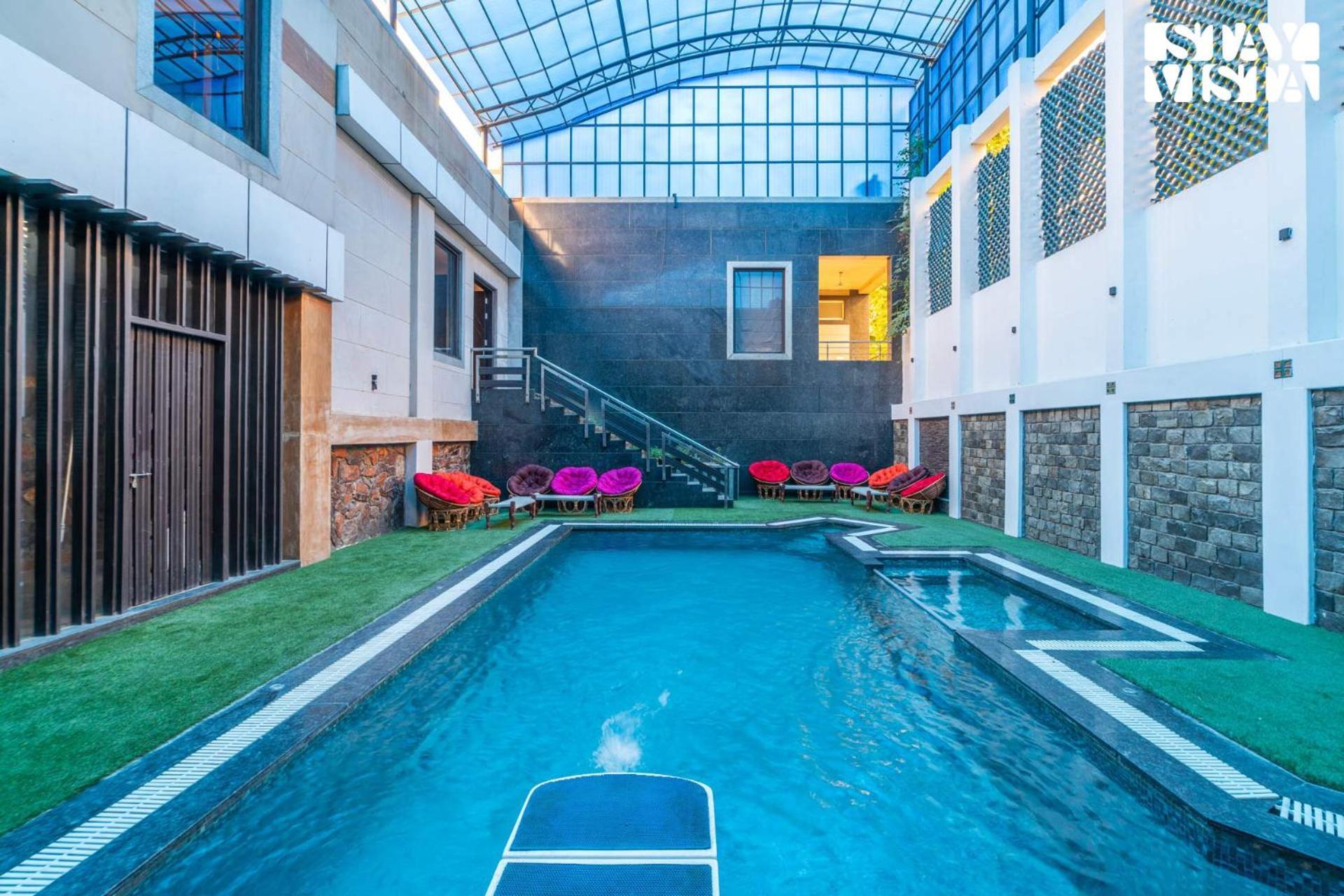 Stayvista At Wandering Vines Indoor Pool 4Bhk Luxury Villa In Delhi Sohna المظهر الخارجي الصورة