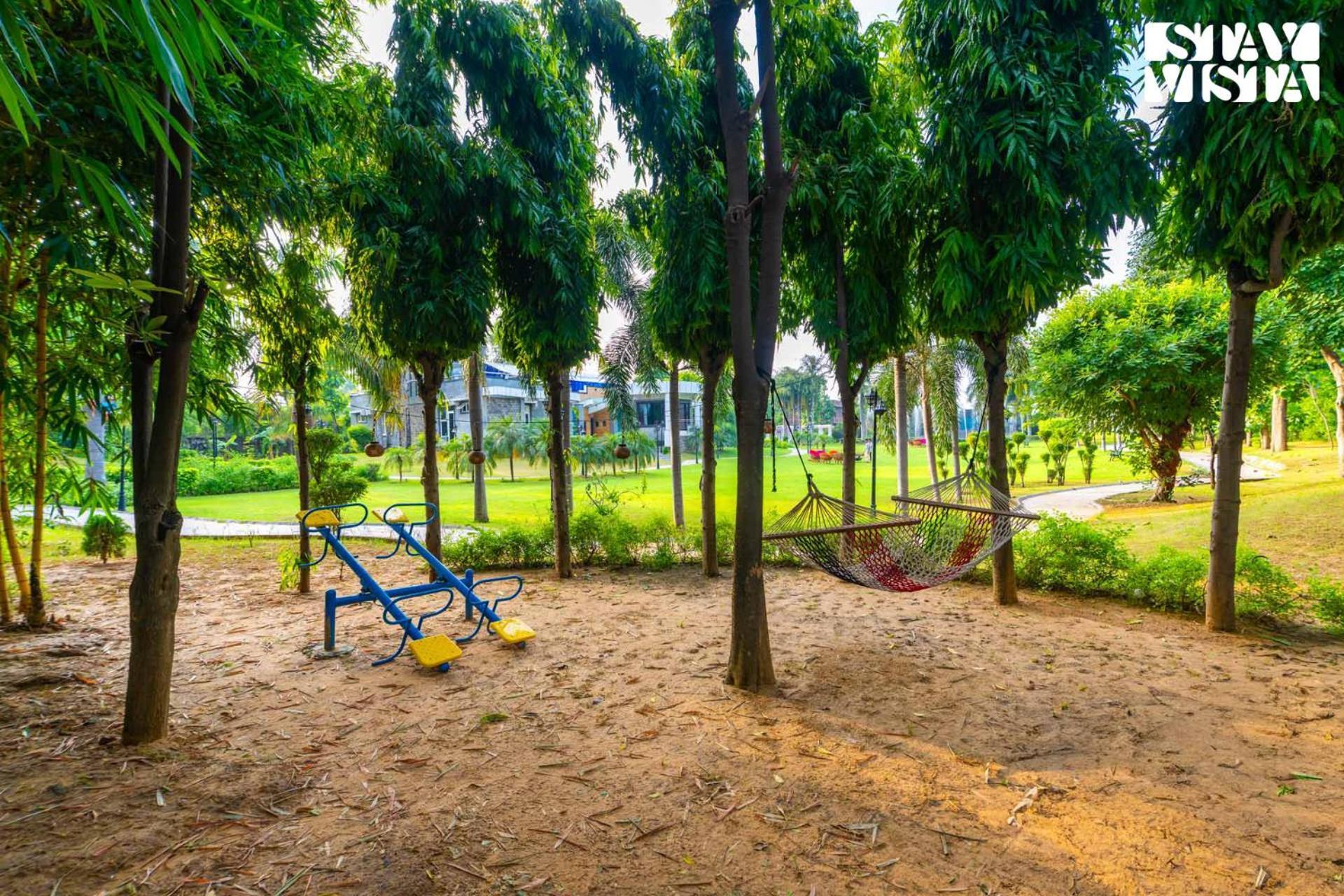 Stayvista At Wandering Vines Indoor Pool 4Bhk Luxury Villa In Delhi Sohna المظهر الخارجي الصورة