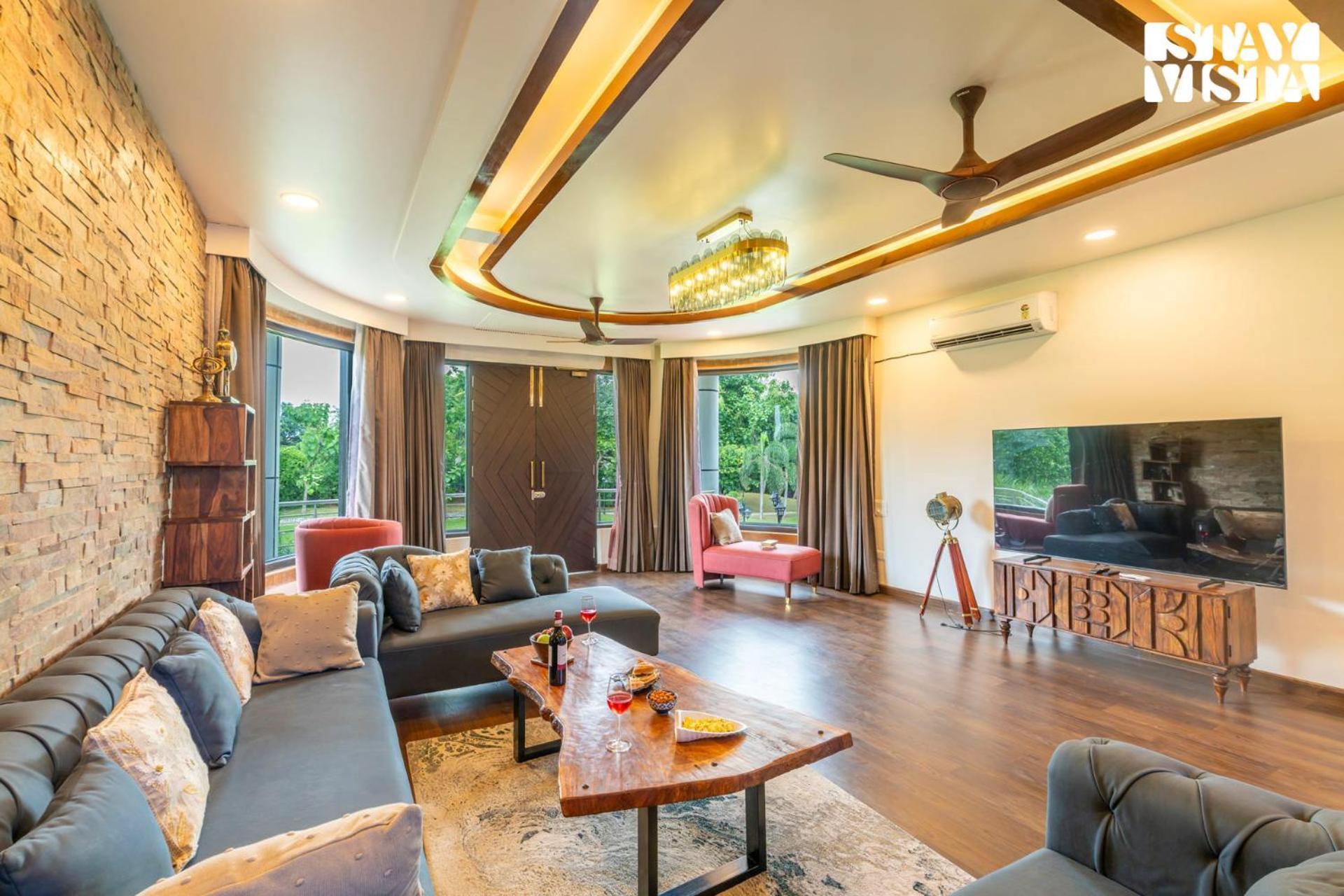 Stayvista At Wandering Vines Indoor Pool 4Bhk Luxury Villa In Delhi Sohna المظهر الخارجي الصورة
