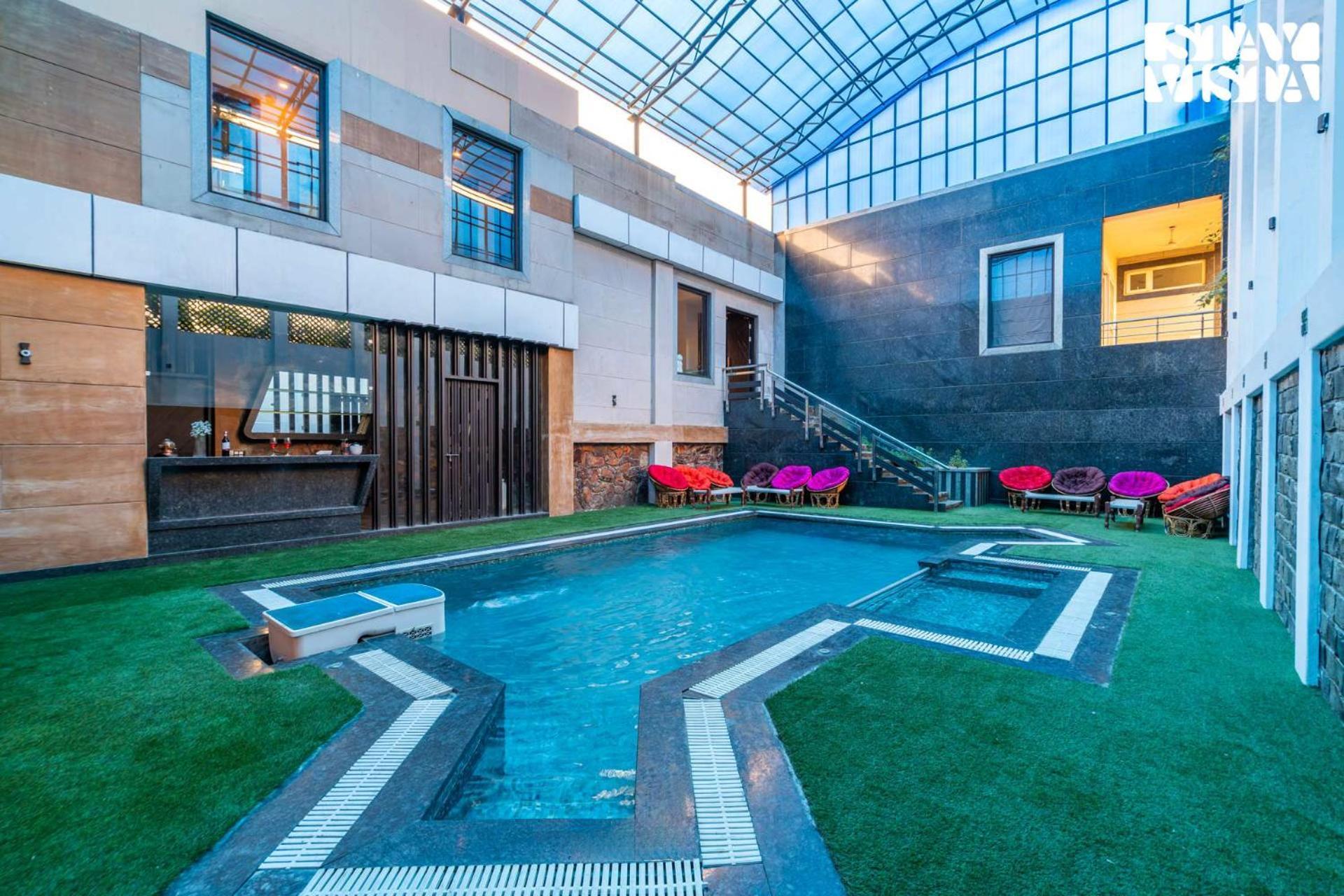 Stayvista At Wandering Vines Indoor Pool 4Bhk Luxury Villa In Delhi Sohna المظهر الخارجي الصورة