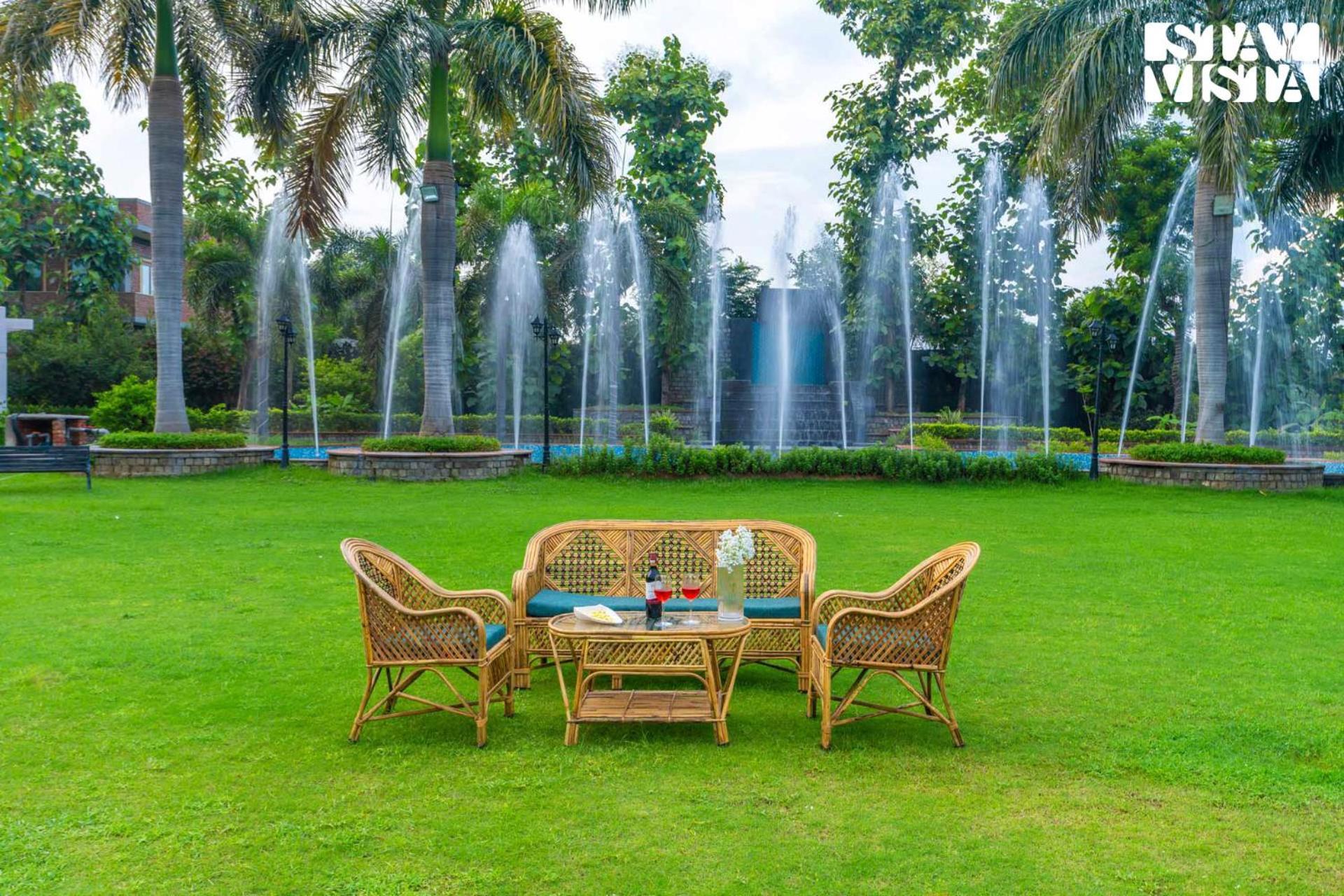 Stayvista At Wandering Vines Indoor Pool 4Bhk Luxury Villa In Delhi Sohna المظهر الخارجي الصورة