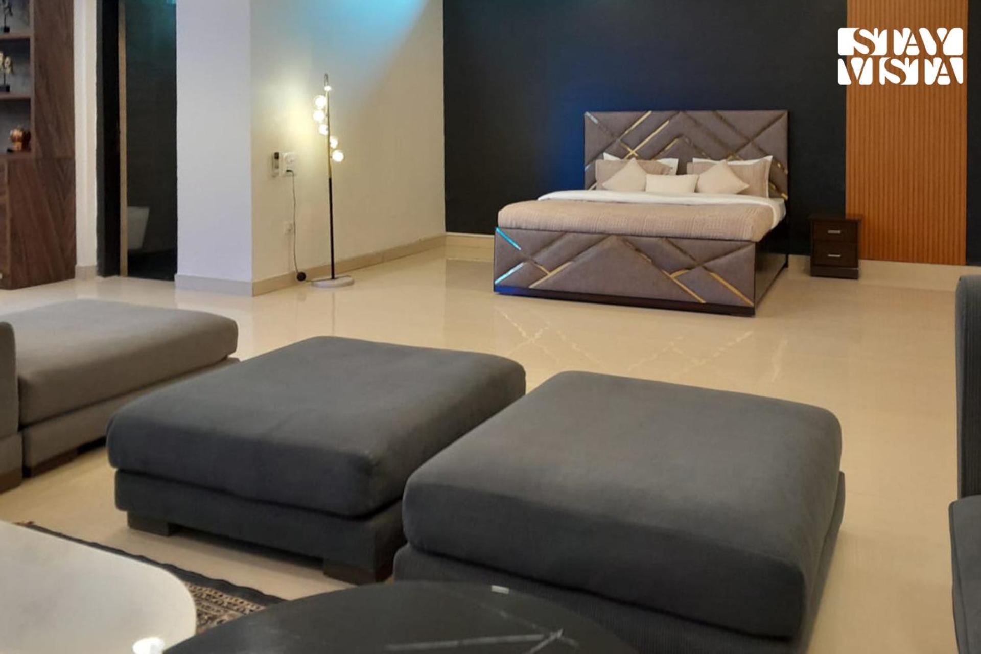 Stayvista At Wandering Vines Indoor Pool 4Bhk Luxury Villa In Delhi Sohna المظهر الخارجي الصورة